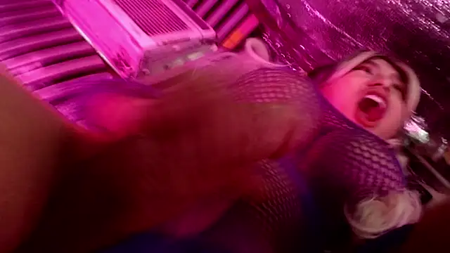 UrhotlucyTS online show from May 28, 2026, 7:27 am