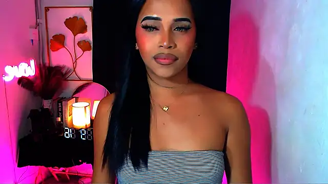 Lorainnelustts online show from March 24, 2026, 1:49 pm