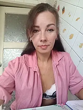 Adeline3302 online show from June 18, 2026, 9:09 am