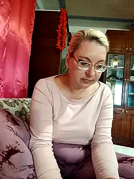 VikaKing online show from May 18, 2026, 1:06 pm