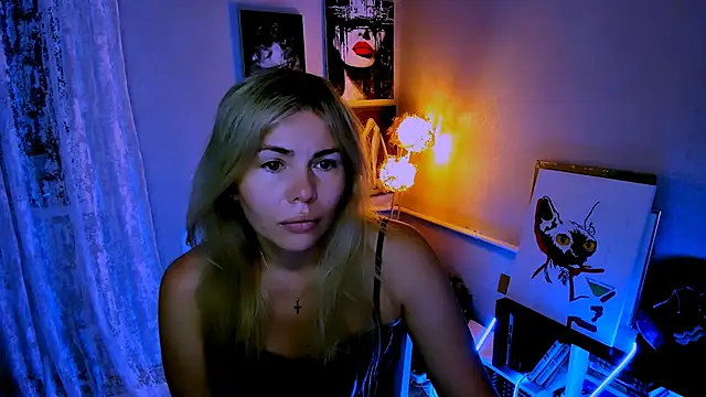 LoraBoyar online show from July 1, 2026, 1:29 am