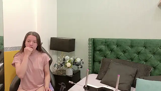 VioletaNova online show from July 2, 2026, 12:22 pm