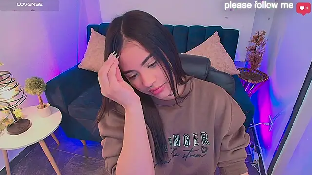 nicemiiaa7  online show from May 21, 2026, 1:56 am