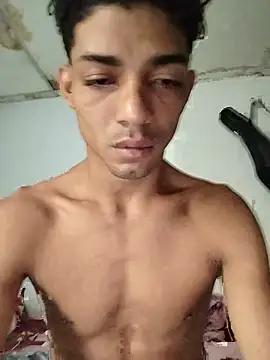 Brayanellatino online show from August 3, 2026, 11:48 am