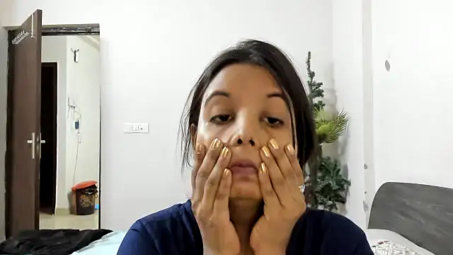 Snapshot of Maahhii_2 chatting on June 13, 2026, 3:10 pm Maahhii 2 online show from June 13, 2026, 3:10 pm