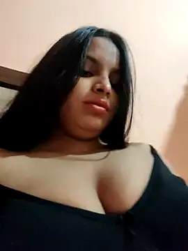 Snapshot of Maahhii_2 chatting on July 19, 2026, 6:11 pm Maahhii 2 online show from July 19, 2026, 6:11 pm