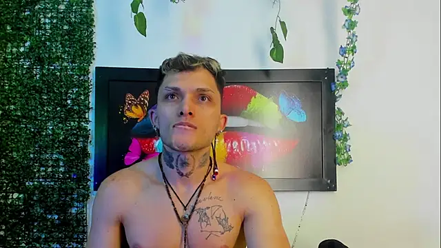 Snapshot of Kieran_kian chatting on April 24, 2026, 1:30 am Kieran kian online show from April 24, 2026, 1:30 am