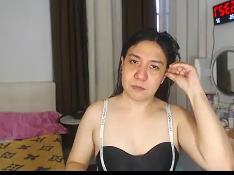 stellahugeX online show from April 27, 2026, 4:54 am