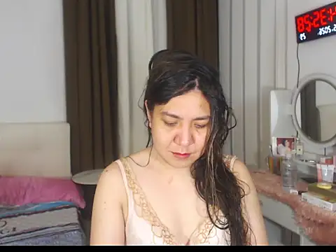 stellahugeX online show from May 7, 2026, 8:36 pm