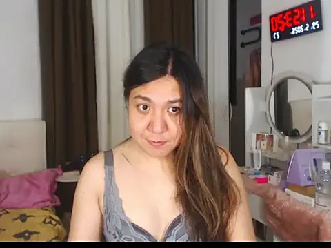 stellahugeX online show from May 29, 2026, 3:54 pm