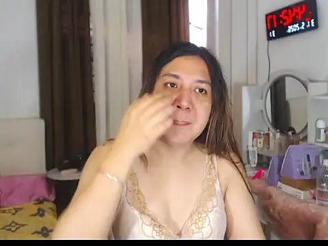 stellahugeX online show from May 31, 2026, 8:43 am