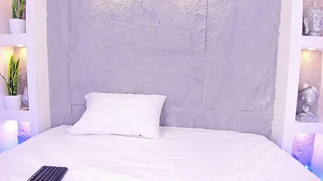 LovelyEyesx online show from May 28, 2026, 5:21 pm