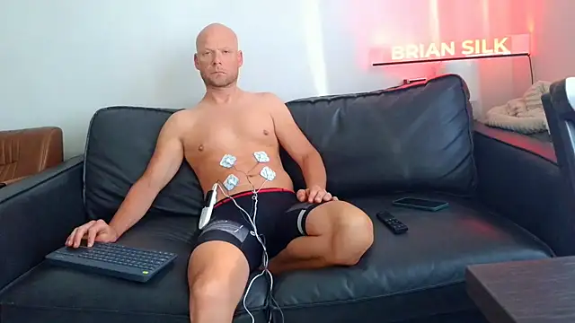 BRIANSILK77 online show from May 29, 2026, 5:27 am