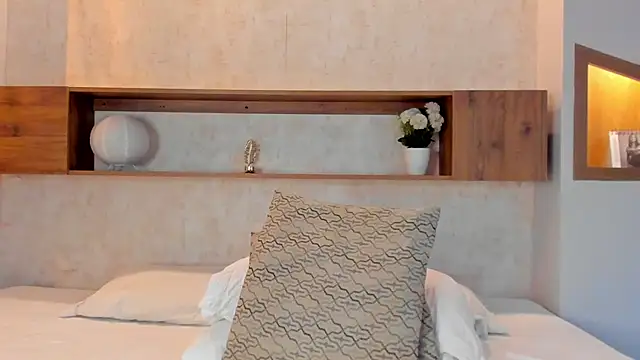 Snapshot of Emilly_Beaumont chatting on April 29, 2026, 5:41 pm Emilly Beaumont online show from April 29, 2026, 5:41 pm