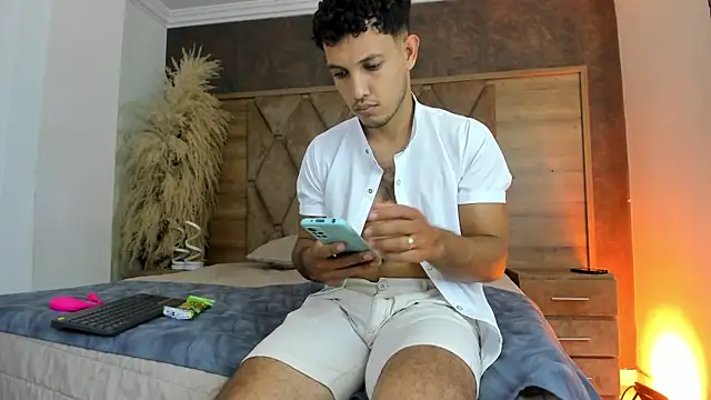 Snapshot of EimyAndMaxi chatting on July 12, 2026, 7:27 pm EimyAndMaxi online show from July 12, 2026, 7:27 pm