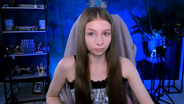Snapshot of JulieDaniel chatting on June 18, 2026, 4:13 am JulieDaniel online show from June 18, 2026, 4:13 am