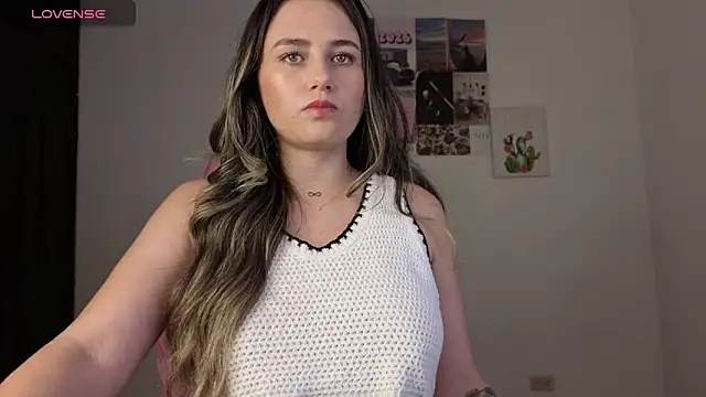 Snapshot of Veronika__Winslow_ chatting on May 15, 2026, 6:42 am Veronika Winslow online show from May 15, 2026, 6:42 am