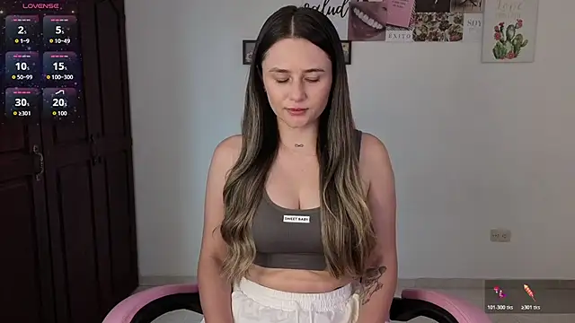 Snapshot of Veronika__Winslow_ chatting on June 23, 2026, 2:48 pm Veronika Winslow online show from June 23, 2026, 2:48 pm