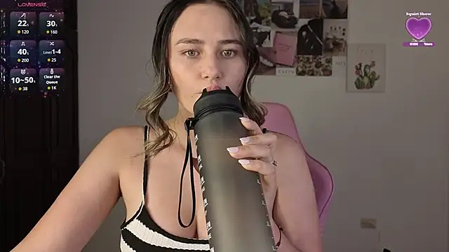 Snapshot of Veronika__Winslow_ chatting on July 15, 2026, 8:08 am Veronika Winslow online show from July 15, 2026, 8:08 am