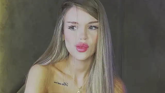 MarilynNova online show from July 17, 2026, 5:25 am