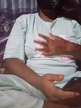 ANNA HOT111 online show from June 17, 2026, 5:03 pm