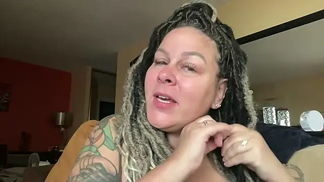 number1slut online show from May 18, 2026, 12:00 pm