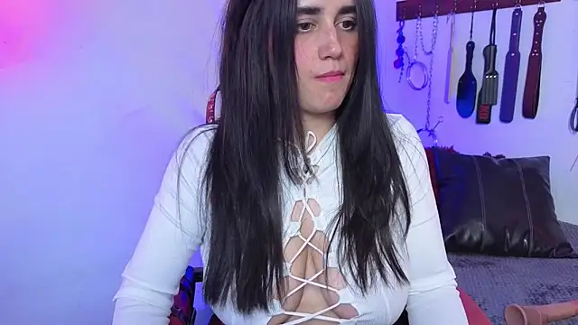 elowen halley1 online show from May 30, 2026, 7:33 pm