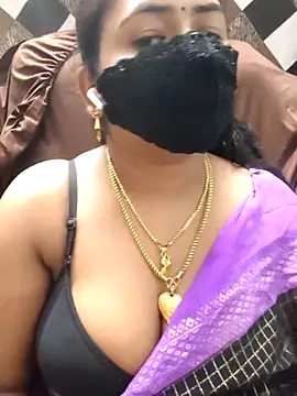 Snapshot of Tamil_Lotus chatting on July 7, 2026, 5:28 pm Tamil Lotus online show from July 7, 2026, 5:28 pm