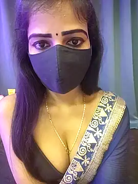 Misss-julli online show from April 8, 2026, 4:12 am