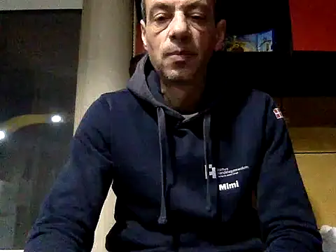 Snapshot of adiluci1 chatting on February 1, 2026, 3:27 am adiluci1 online show from February 1, 2026, 3:27 am