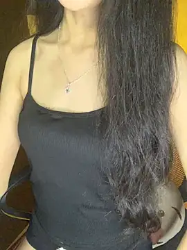 Nhinhi18 online show from August 9, 2026, 3:39 pm