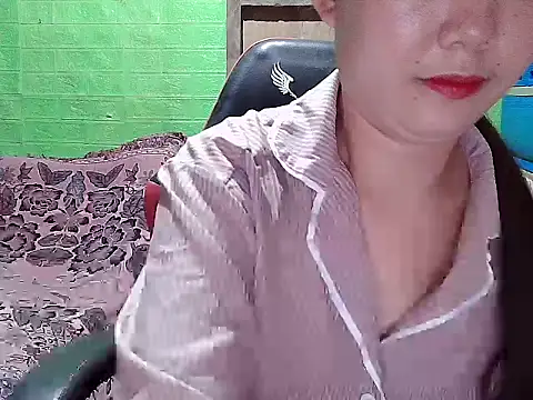 Snapshot of lucky_rona chatting on June 27, 2026, 1:17 pm lucky rona online show from June 27, 2026, 1:17 pm