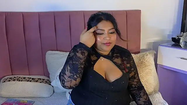 Snapshot of Hela_Collins chatting on April 11, 2026, 7:45 am Hela Collins online show from April 11, 2026, 7:45 am