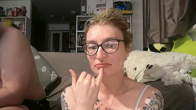 harleyblair online show from June 17, 2026, 10:10 pm