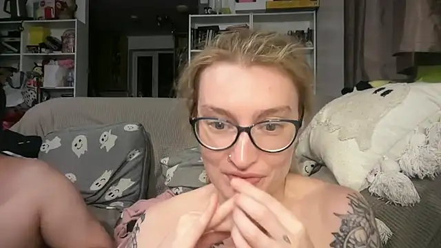 harleyblair online show from June 19, 2026, 1:43 am