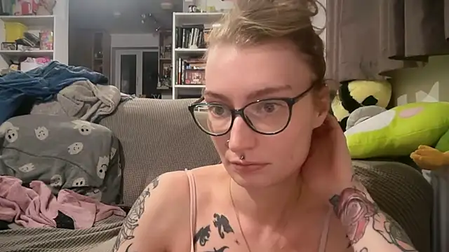 harleyblair online show from July 2, 2026, 9:32 pm