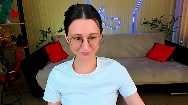YourLovellyStory online show from July 4, 2026, 12:22 pm