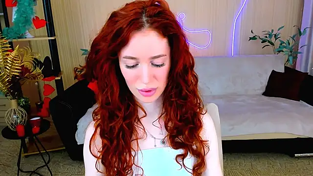 Snapshot of ChristinaConteeree chatting on June 27, 2026, 7:19 pm ChristinaConteeree online show from June 27, 2026, 7:19 pm