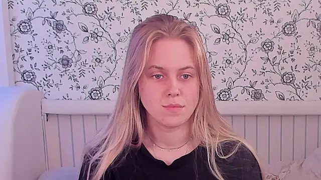 Snapshot of AngelAnty chatting on May 11, 2026, 4:04 pm AngelAnty online show from May 11, 2026, 4:04 pm