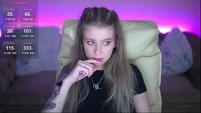 SandyLayy online show from June 9, 2026, 7:25 pm