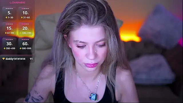 SandyLayy online show from June 11, 2026, 10:41 pm
