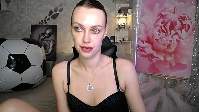 NickyAdamidi online show from July 13, 2026, 4:21 pm