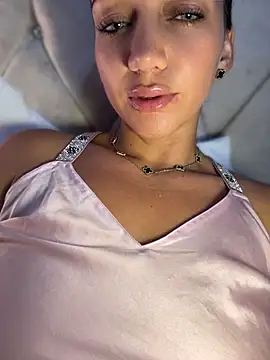 Ninabigtitied online show from June 26, 2026, 4:06 am