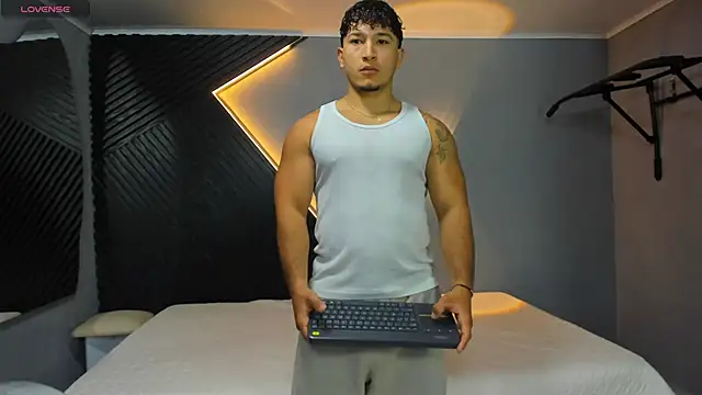 Snapshot of Horny_nick18 chatting on April 20, 2026, 1:14 pm Horny nick18 online show from April 20, 2026, 1:14 pm