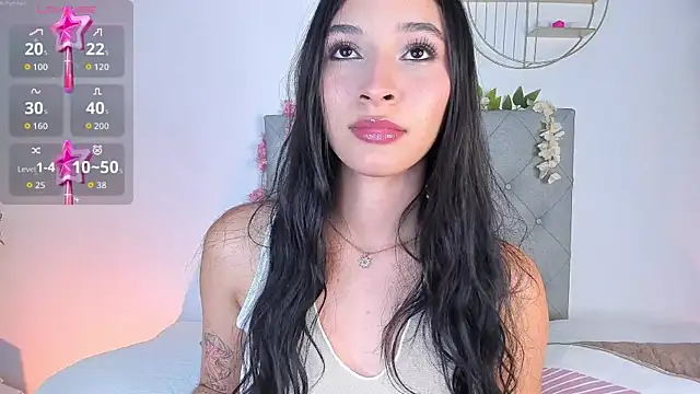 Snapshot of MartinnaGreco chatting on July 6, 2026, 9:28 pm MartinnaGreco online show from July 6, 2026, 9:28 pm