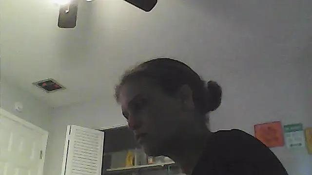 Snapshot of sarahkat86 chatting on May 19, 2026, 9:32 pm sarahkat86 online show from May 19, 2026, 9:32 pm