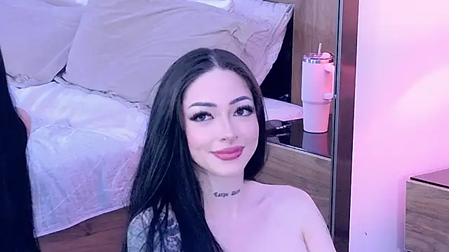 AlessandraLovi online show from May 31, 2026, 7:37 am