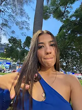 -juicy  online show from April 11, 2026, 11:09 pm