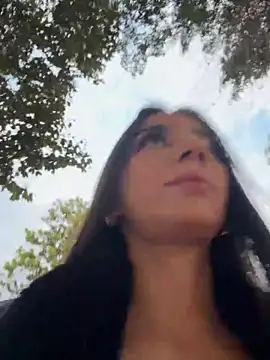 -juicy  online show from April 15, 2026, 11:05 pm