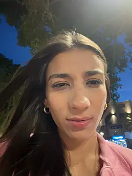 -juicy  online show from July 21, 2026, 11:40 pm